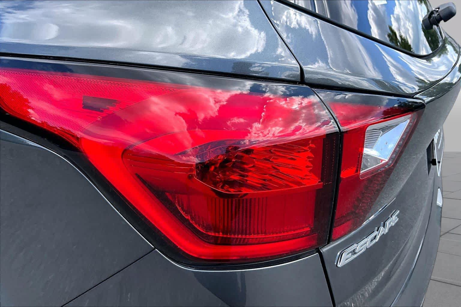 Used 2019 Ford Escape SEL AWD/4WD image 28