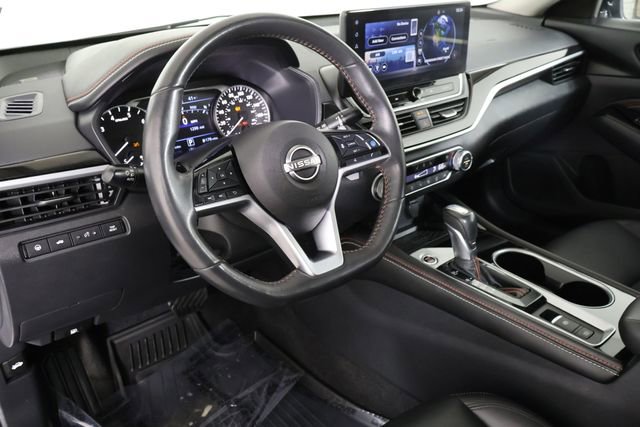 Used 2023 Nissan Altima 2.0 SR image 25