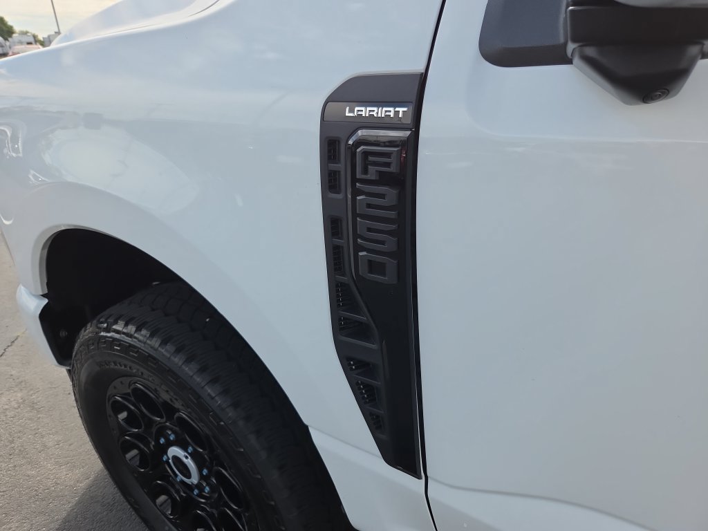 New 2027 Ford F250 Lariat w/ Black Appearance Package AWD/4WD image 15