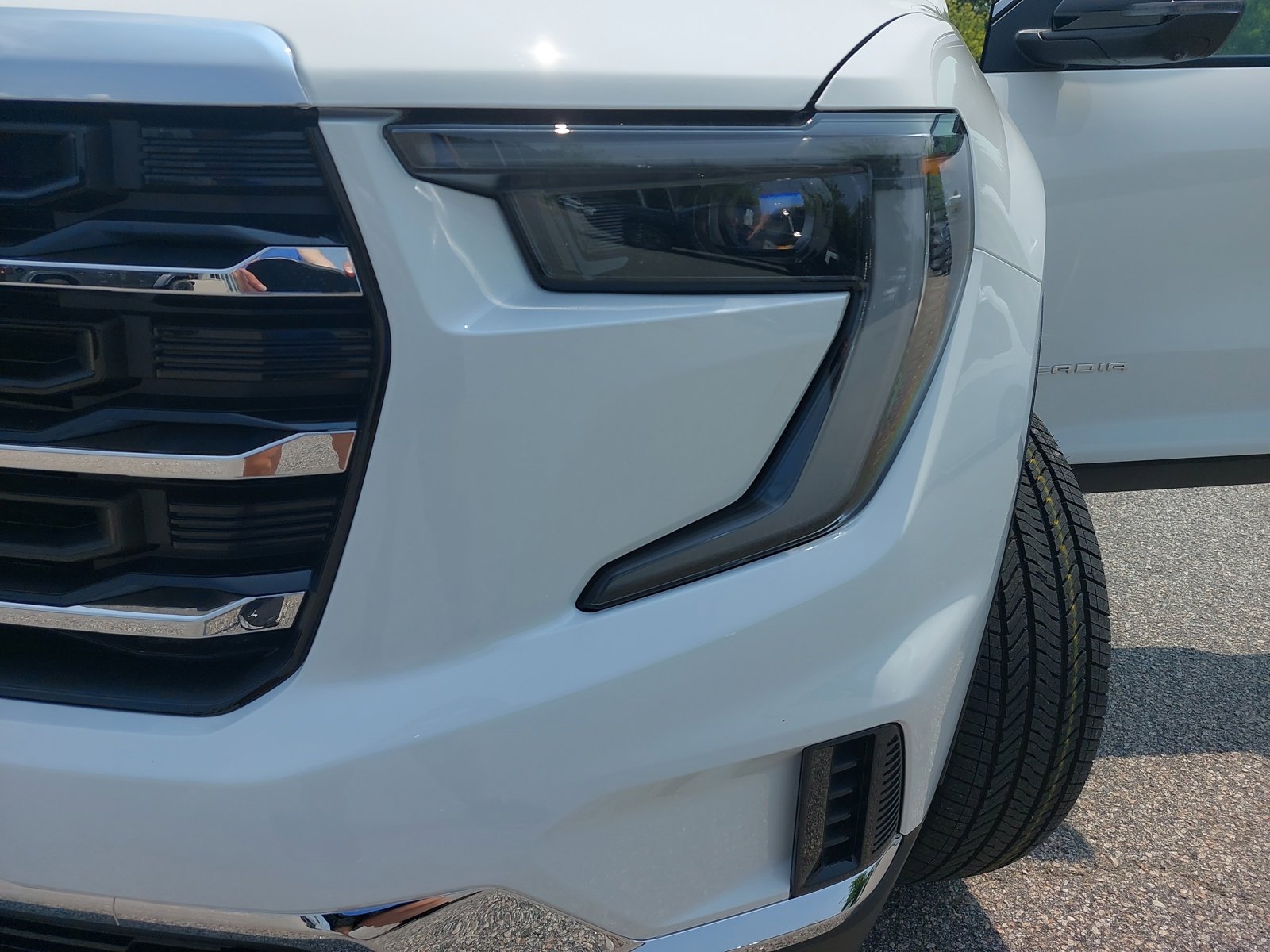 New 2025 GMC Acadia Elevation image 33