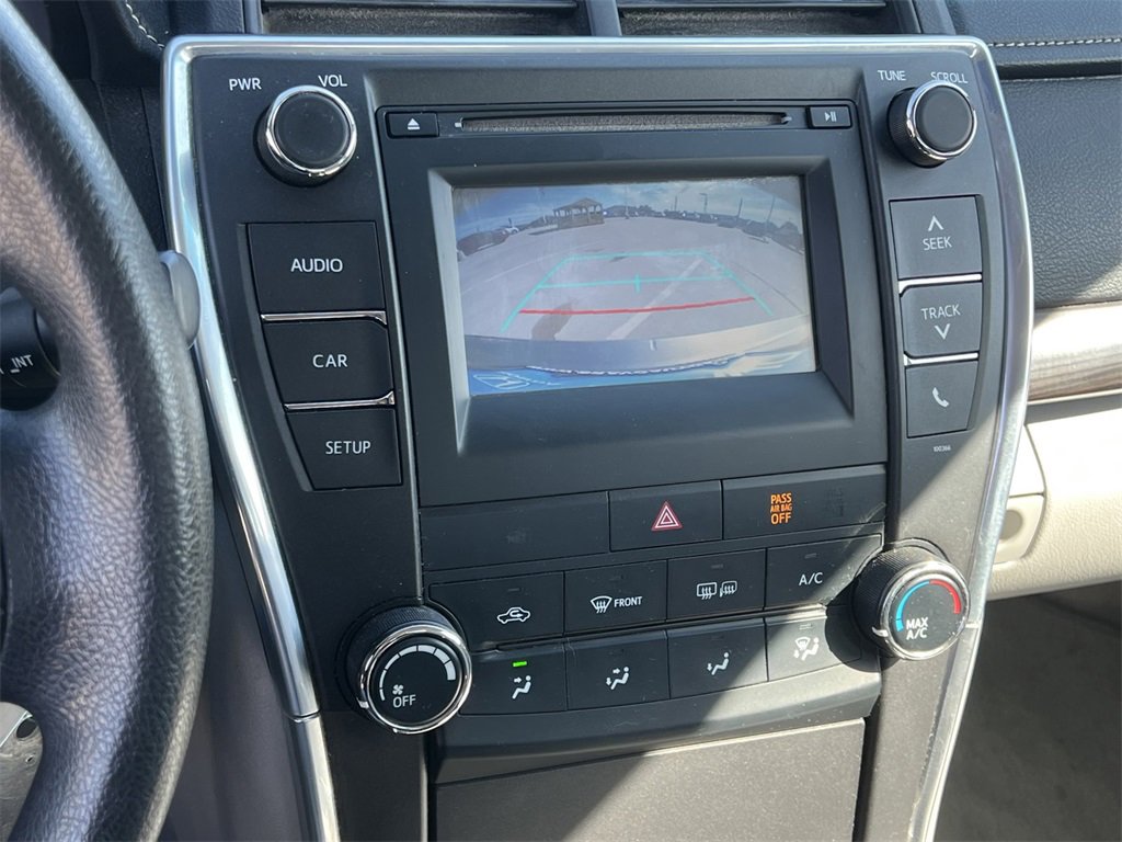 Used 2015 Toyota Camry LE image 19