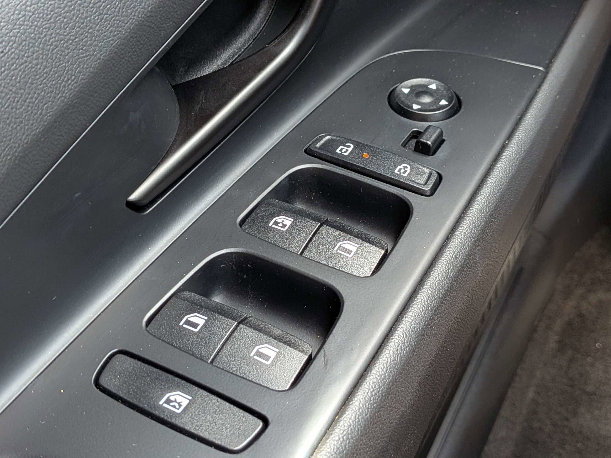 Certified 2025 Hyundai Elantra Sport FWD image 21