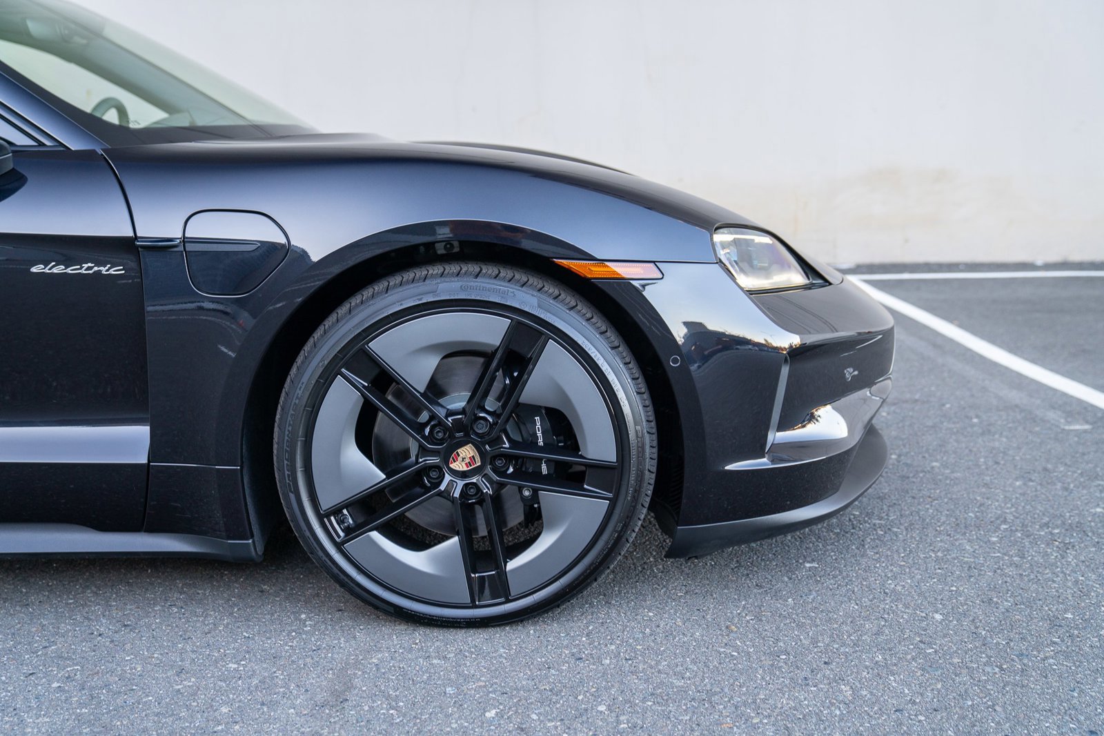 New 2026 Porsche Taycan image 9