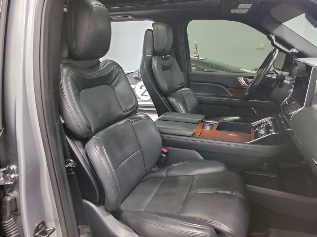 Used 2022 Lincoln Navigator Reserve image 29