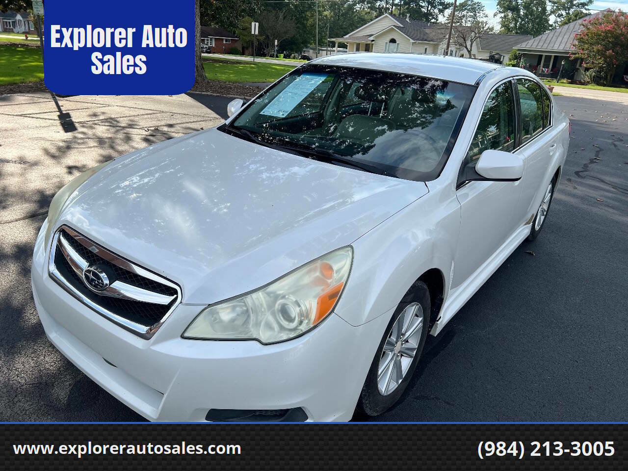 Used 2010 Subaru Legacy 2.5i Premium image 1