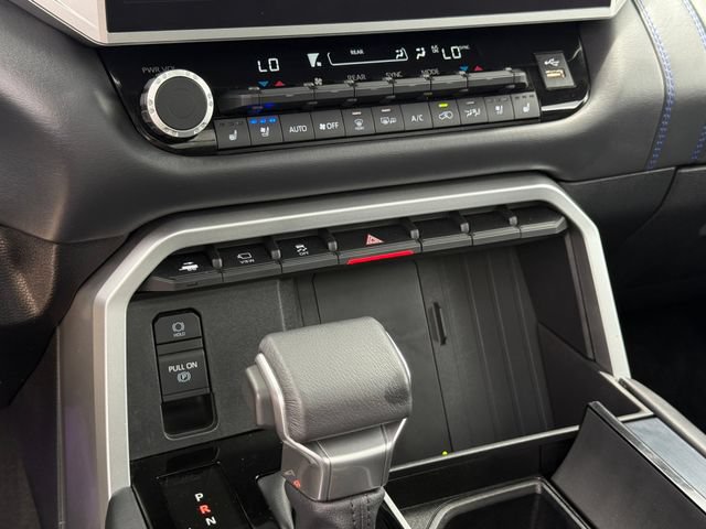 Used 2025 Toyota Sequoia Platinum AWD/4WD image 19