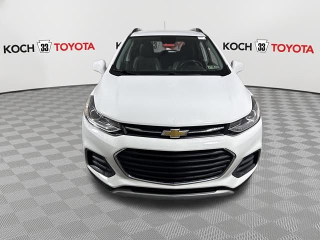 Used 2020 Chevrolet Trax LT w/ LT Convenience Package image 2
