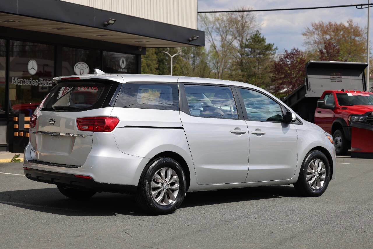 Used 2019 Kia Sedona L FWD image 4