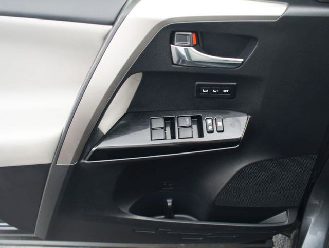 Used 2018 Toyota RAV4 Limited w/ All Weather Liner Package image 30