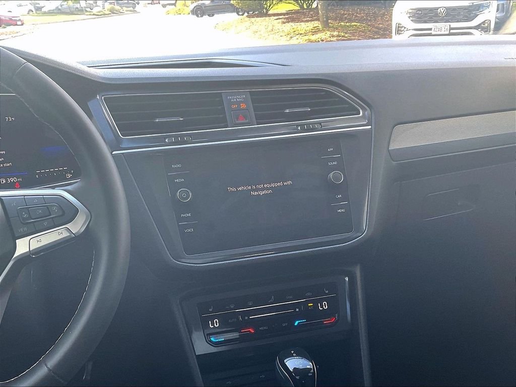 Used 2024 Volkswagen Tiguan SE AWD/4WD image 18