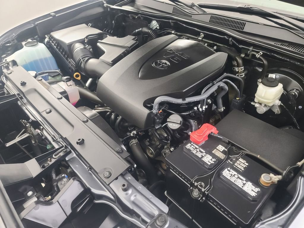 Used 2023 Toyota Tacoma SR5 AWD/4WD image 40