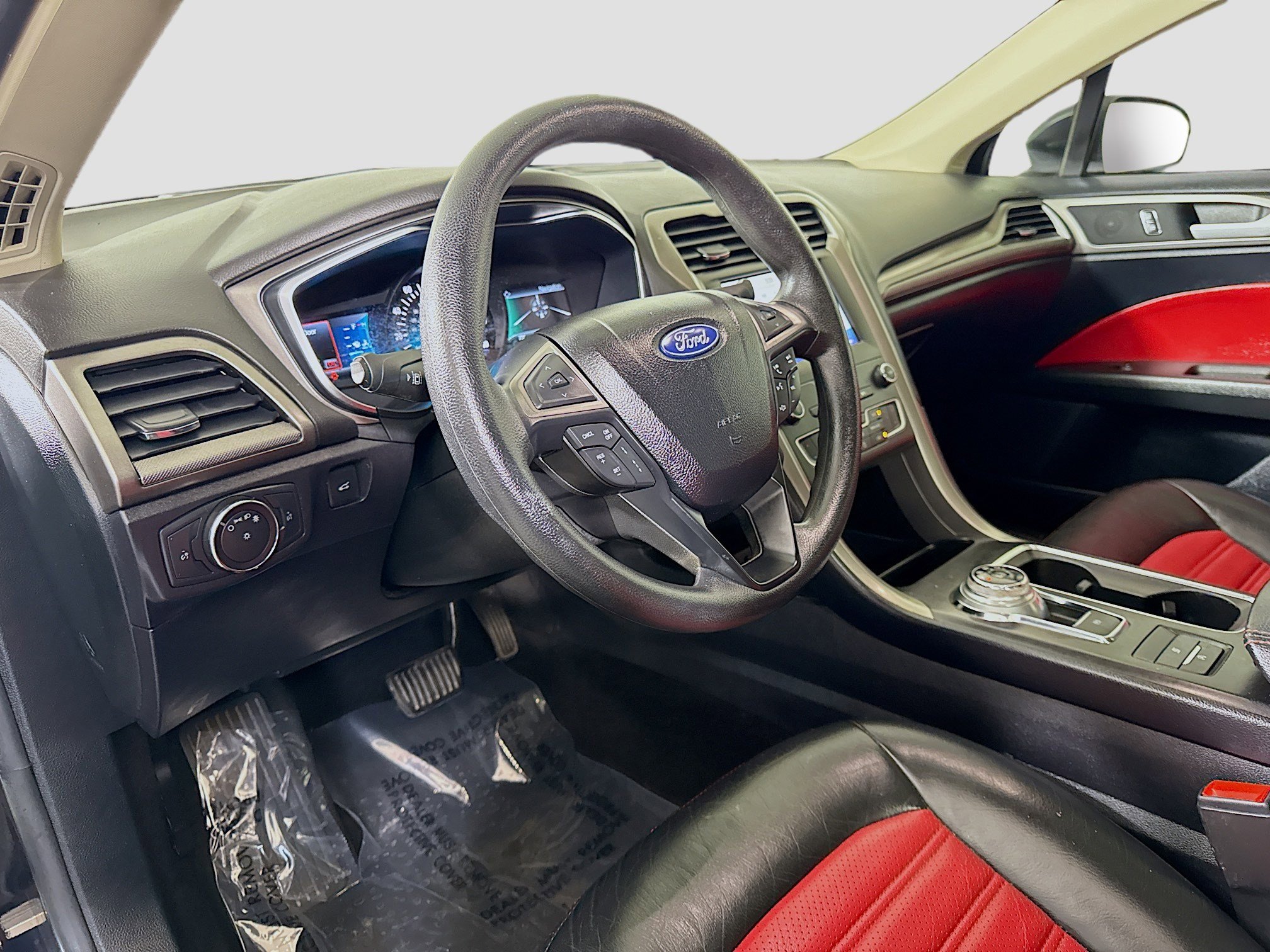 Used 2020 Ford Fusion SE image 23