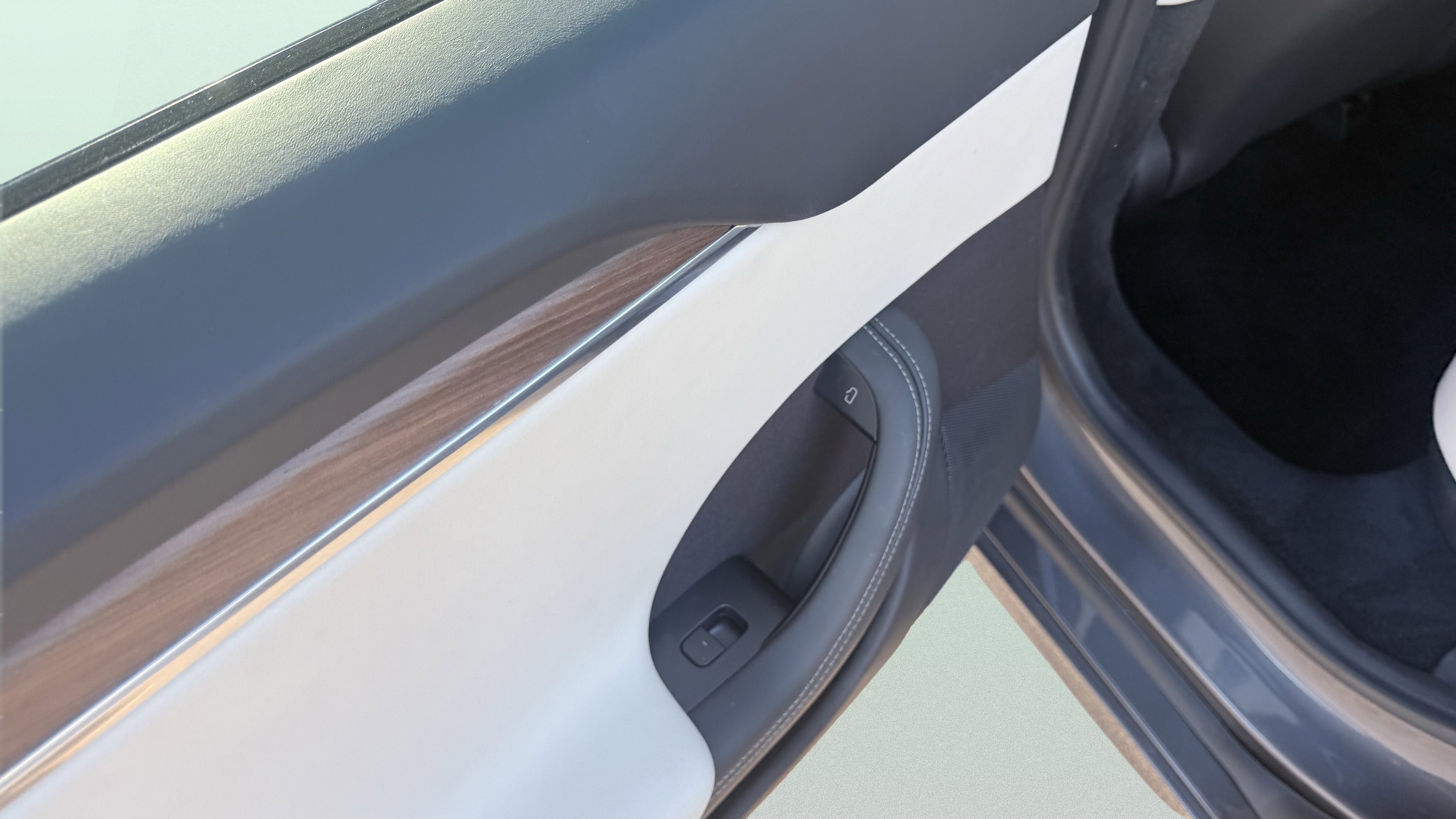 Used 2023 Tesla Model S image 29