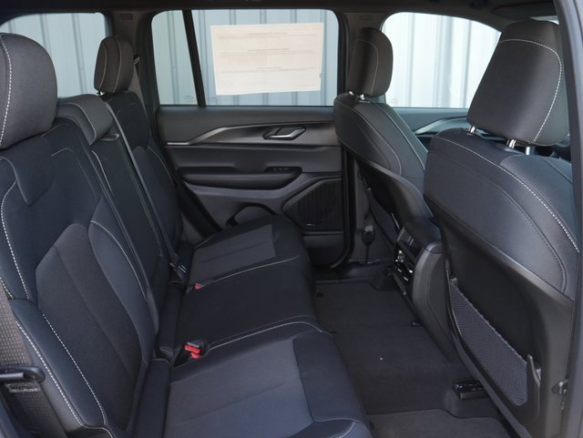 New 2025 Jeep Grand Cherokee Laredo image 24