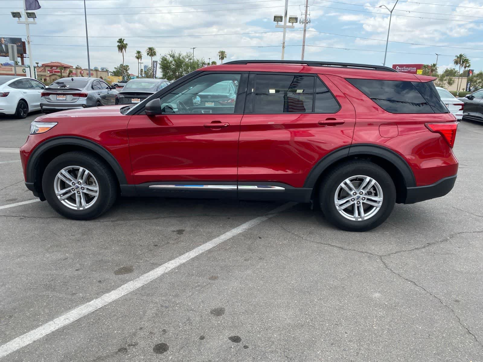Used 2022 Ford Explorer XLT RWD image 9