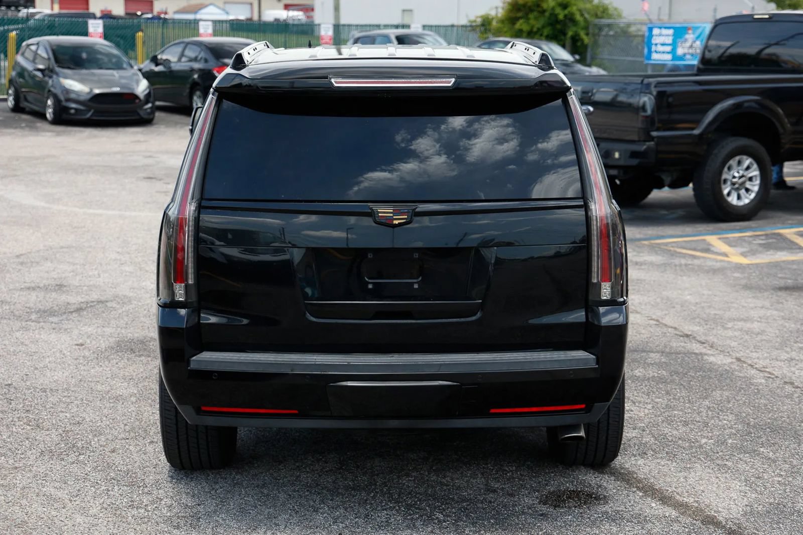 Used 2016 Cadillac Escalade 2WD image 6
