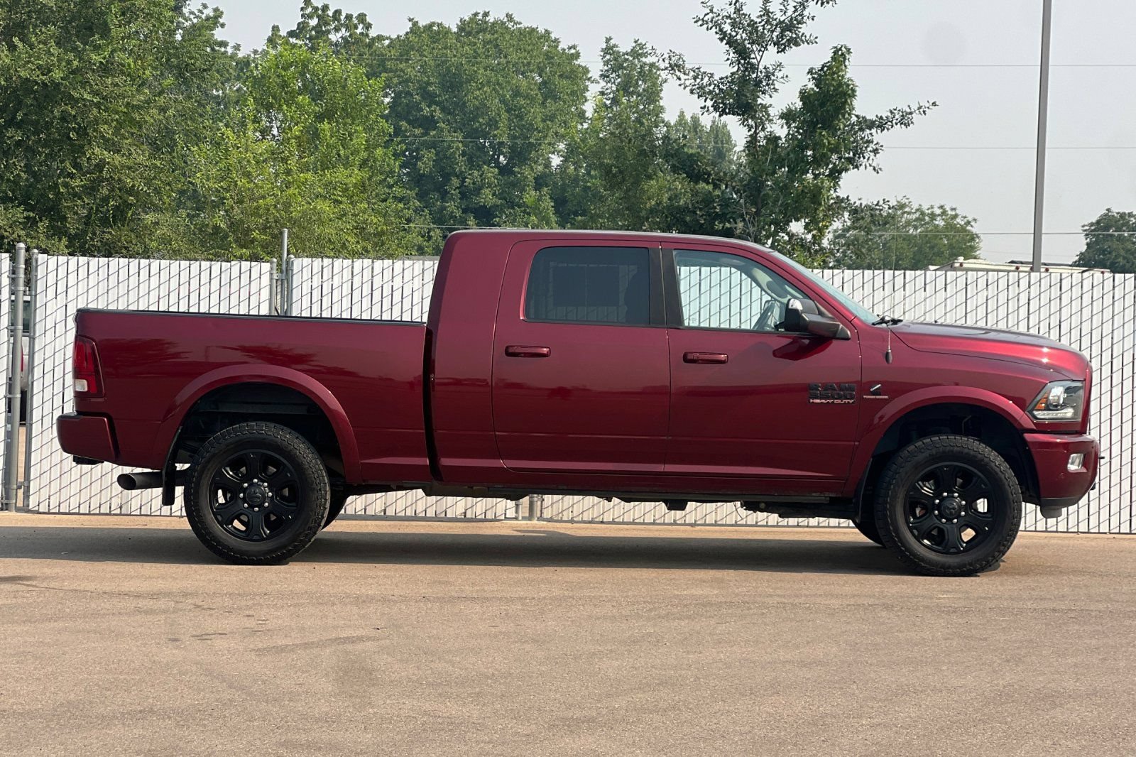 Used 2018 RAM 3500 Laramie w/ Sport Appearance Group AWD/4WD image 3