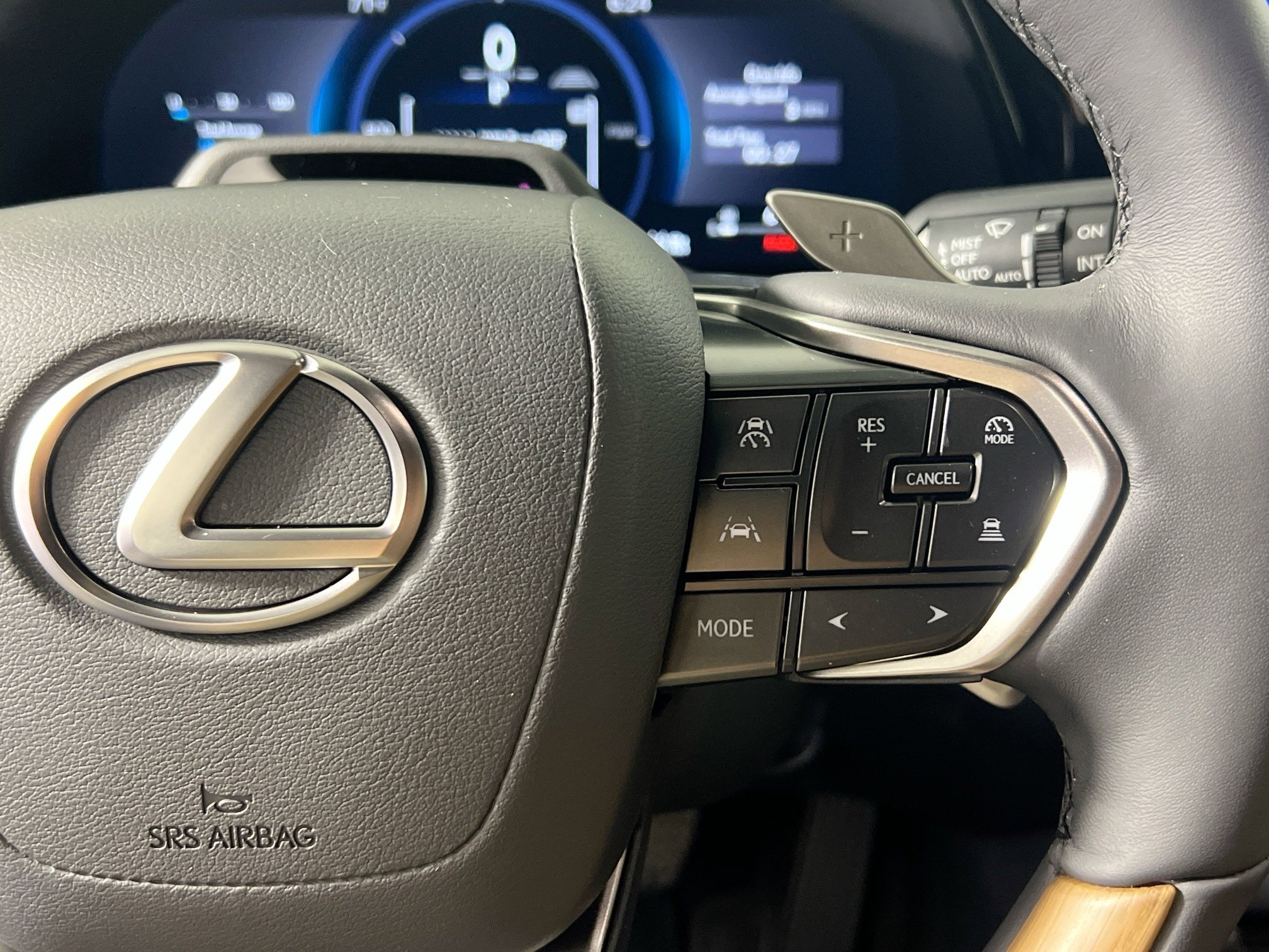 Used 2026 Lexus RX 350h w/ Convenience Package image 19