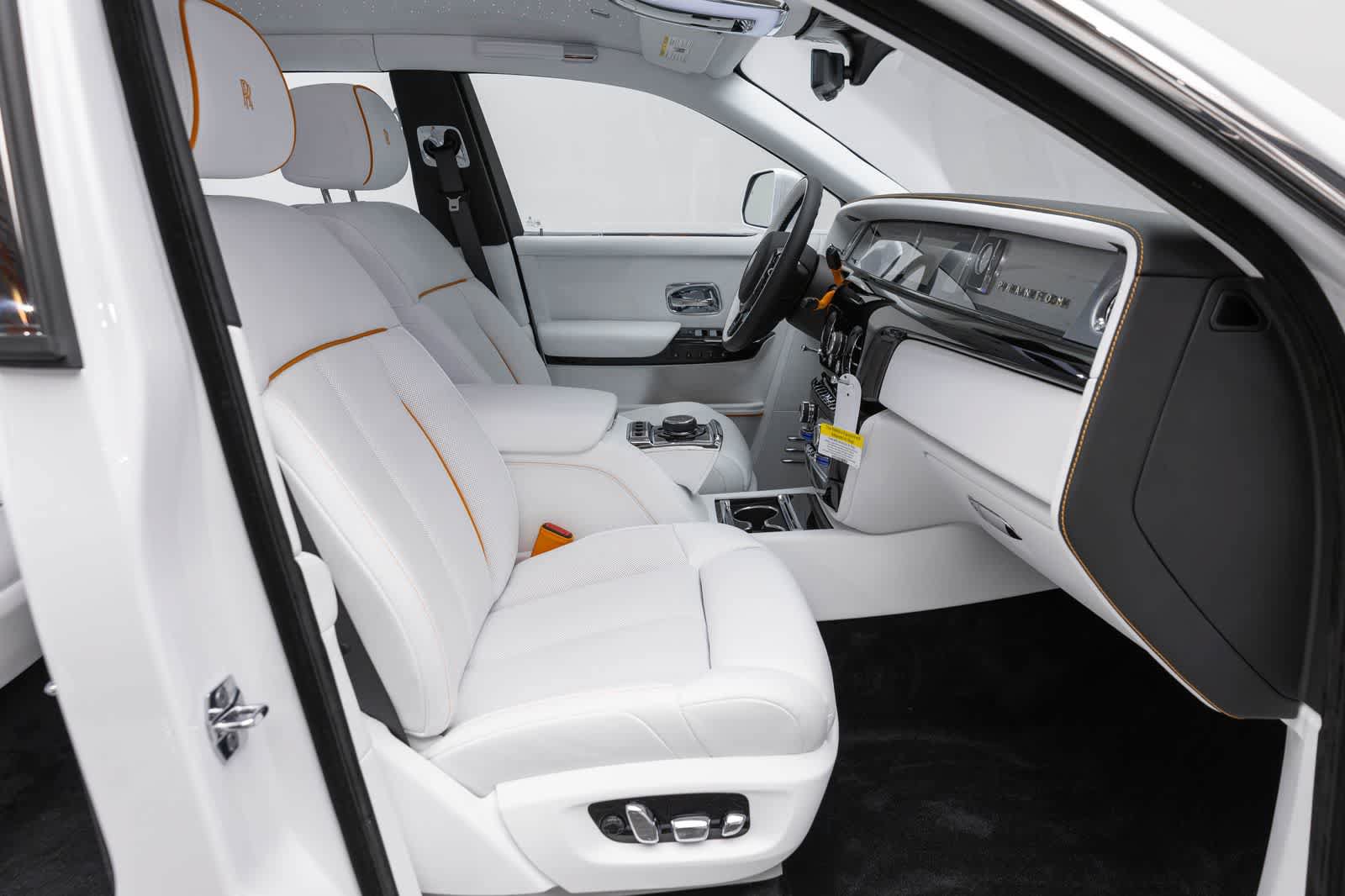 New 2027 Rolls-Royce Phantom Sedan RWD image 9