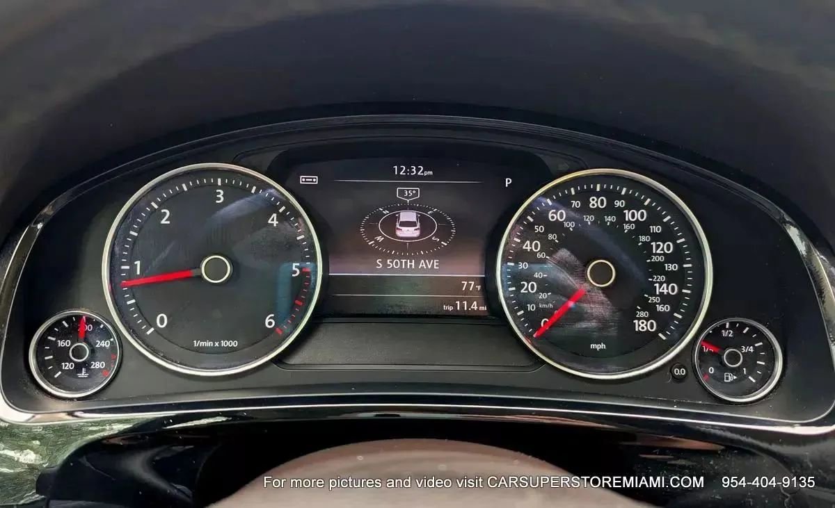 Used 2011 Volkswagen Touareg Sport image 69