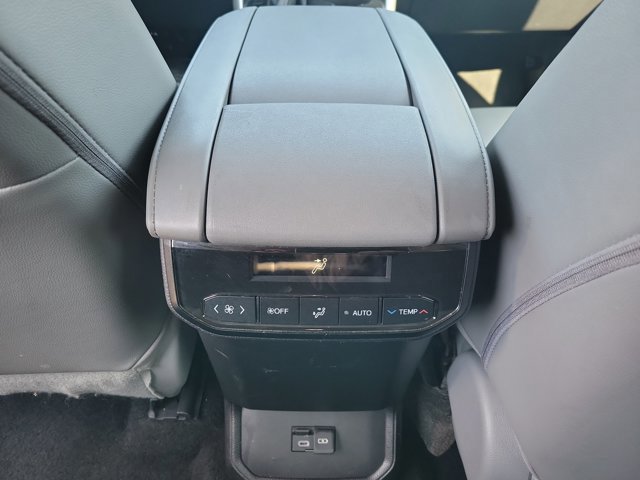 Used 2023 Toyota Highlander XLE image 14