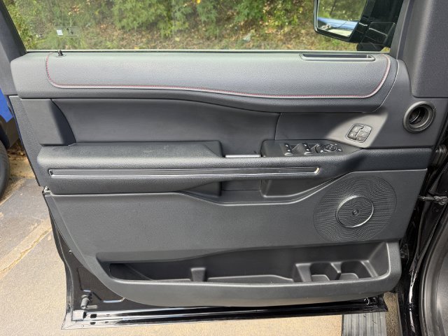 Used 2023 Ford Expedition Limited AWD/4WD image 9