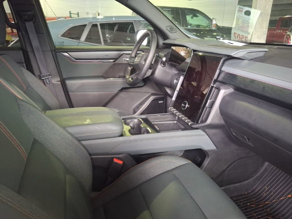 Used 2025 GMC Acadia AT4 w/ LPO, Floor Liner Package image 12