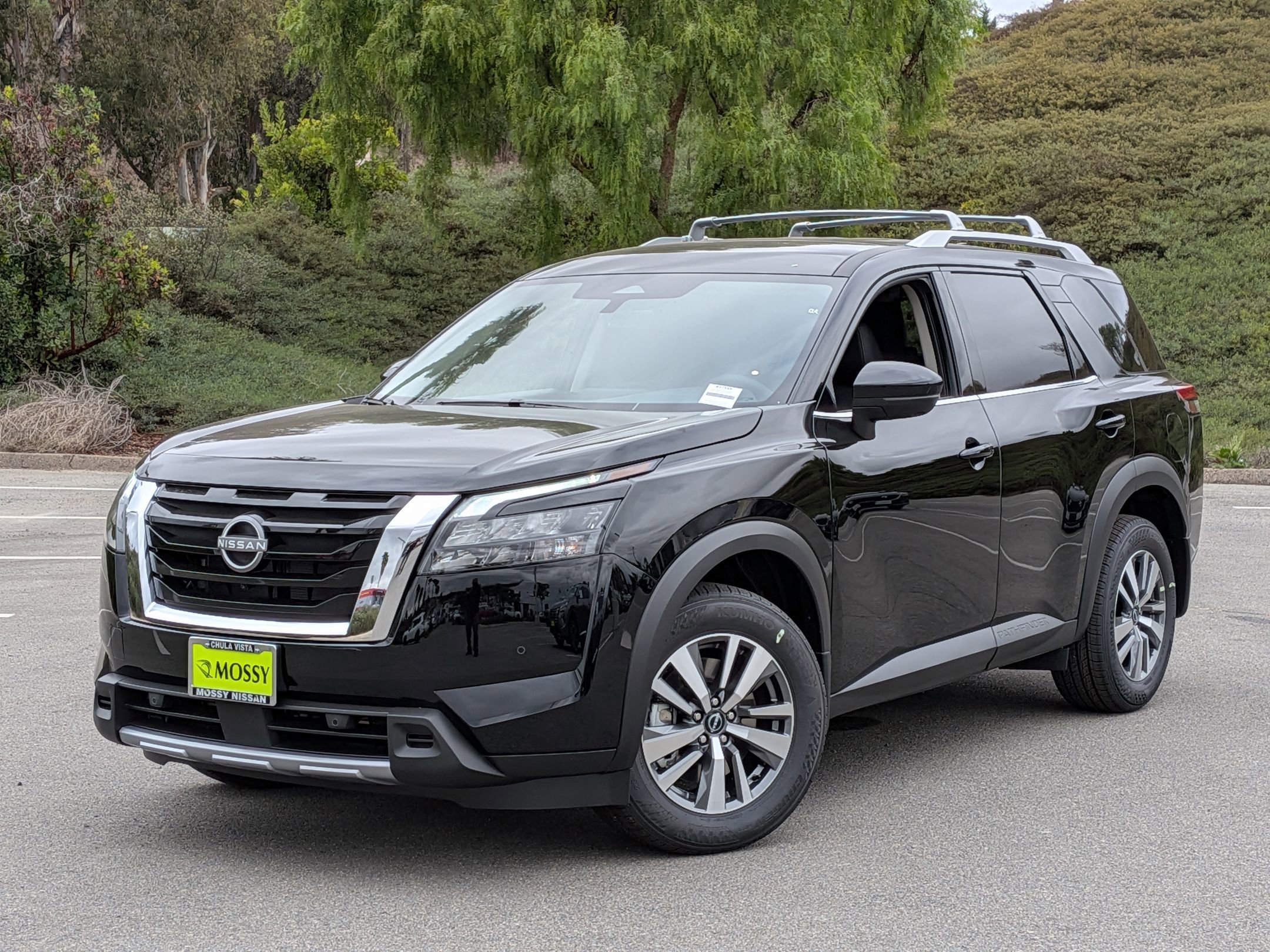 New 2025 Nissan Pathfinder SL