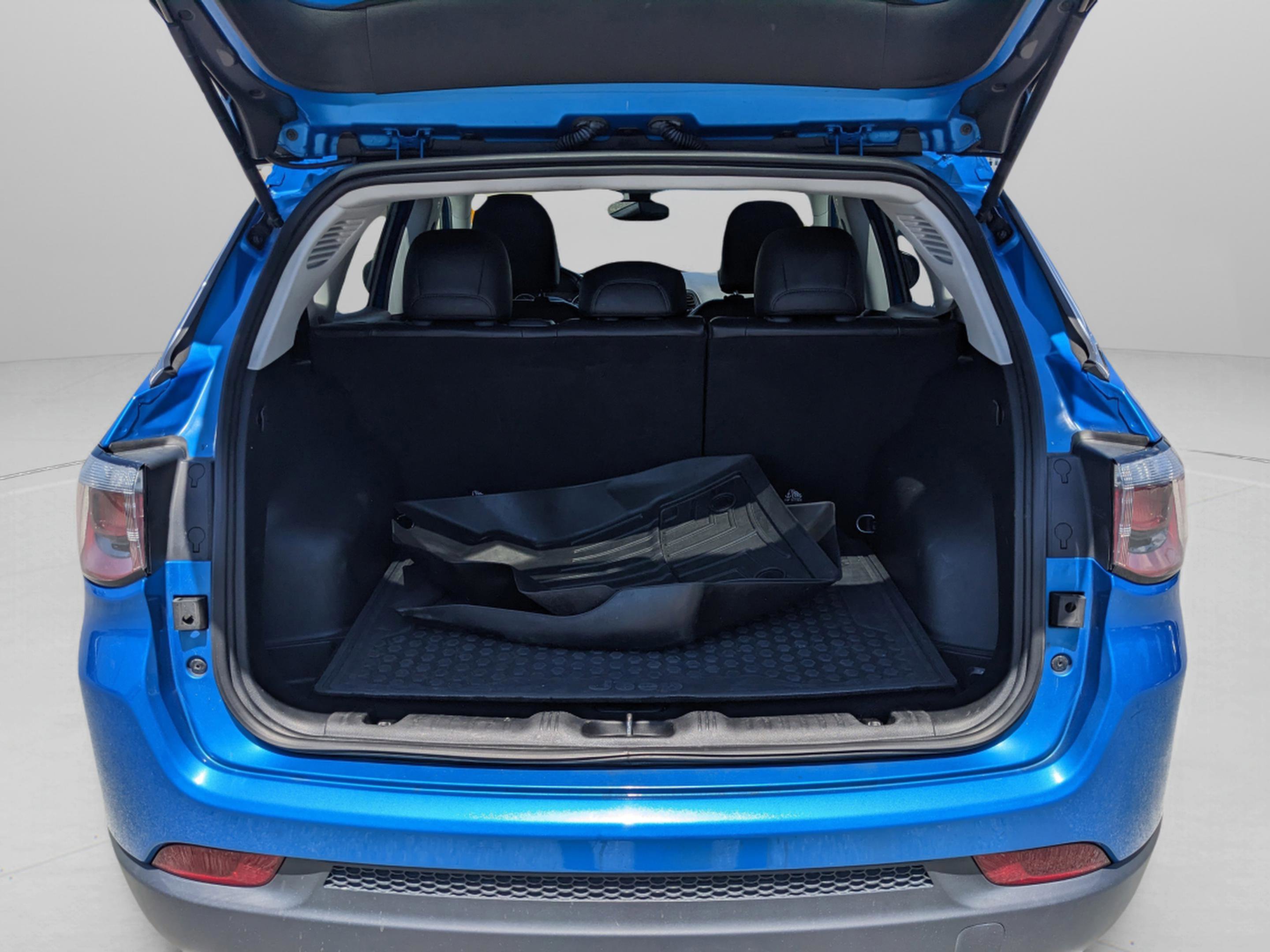 Used 2018 Jeep Compass Latitude w/ Popular Equipment Group image 11