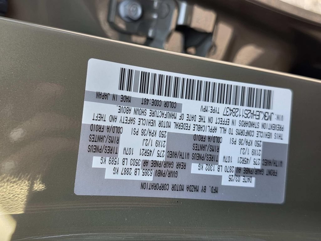 Certified 2025 MAZDA CX-70 Plug-In Hybrid w/ Premium Plus AWD/4WD image 23