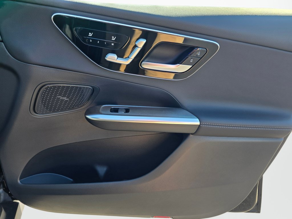 New 2027 Mercedes-Benz GLC 300 4MATIC image 23