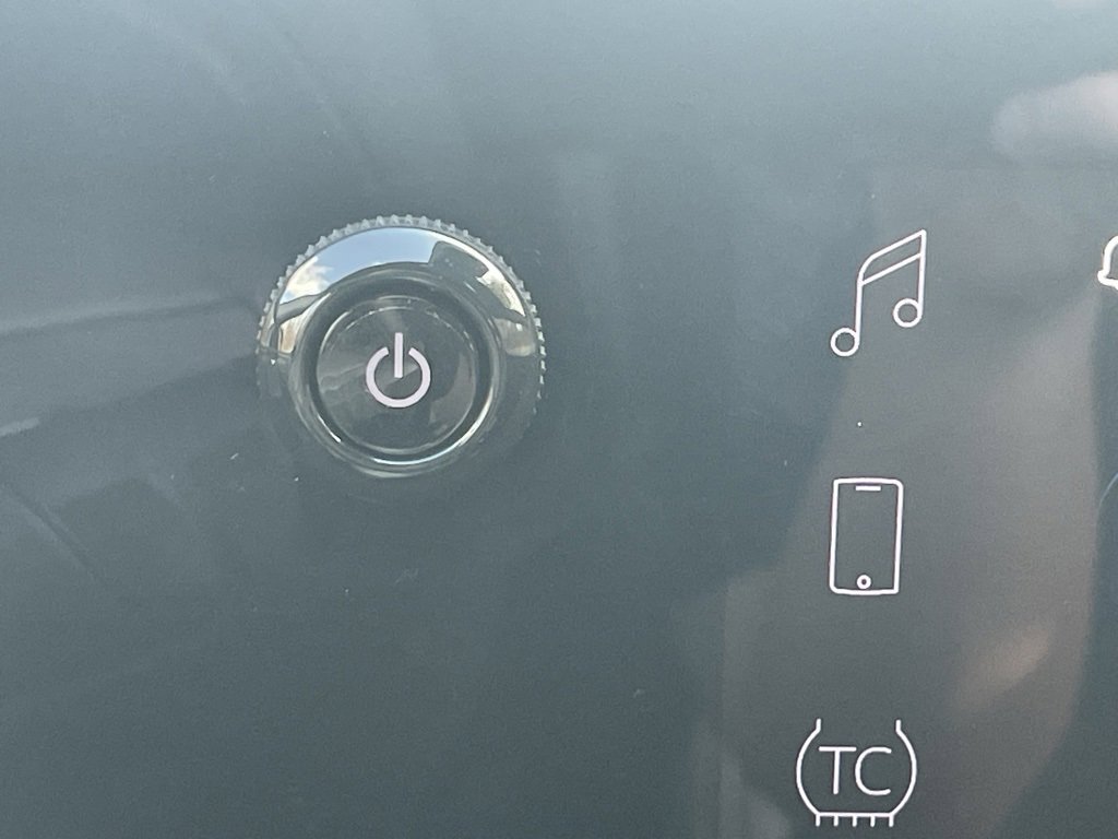 Used 2025 Buick Envista Preferred image 35