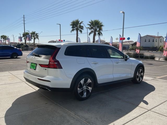Used 2021 Volvo V60 T5 Cross Country w/ Advanced Package image 9