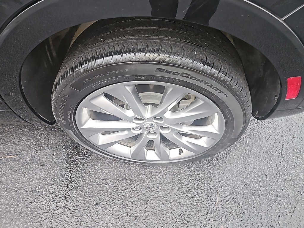 Used 2023 Buick Envision Avenir image 12