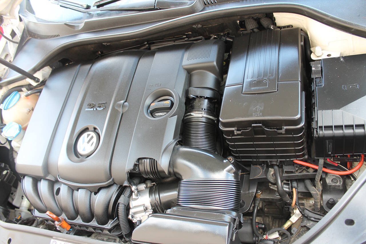 Used 2010 Volkswagen Jetta Limited Edition FWD image 16