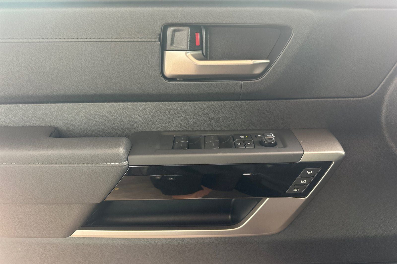 New 2026 Toyota Tundra Limited AWD/4WD image 12