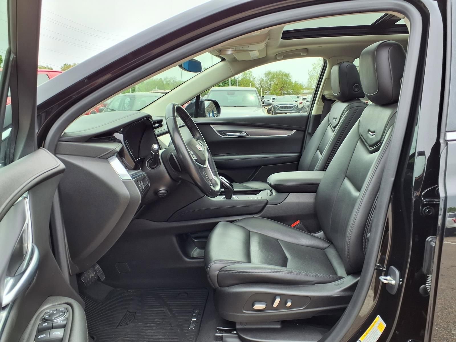 Used 2019 Cadillac XT5 Luxury AWD/4WD image 18