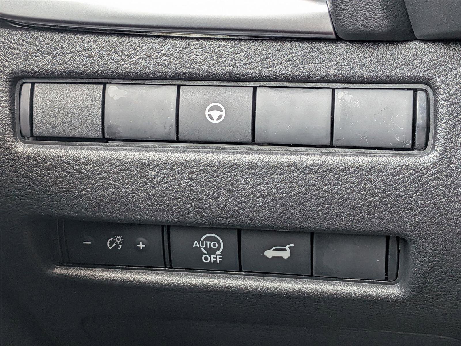 New 2026 Nissan Rogue SV AWD/4WD image 18