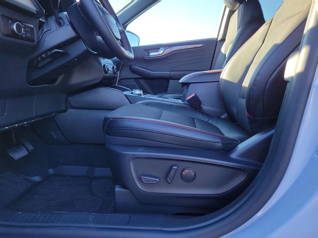 New 2026 Ford Escape ST-Line w/ Cold Weather Package image 17