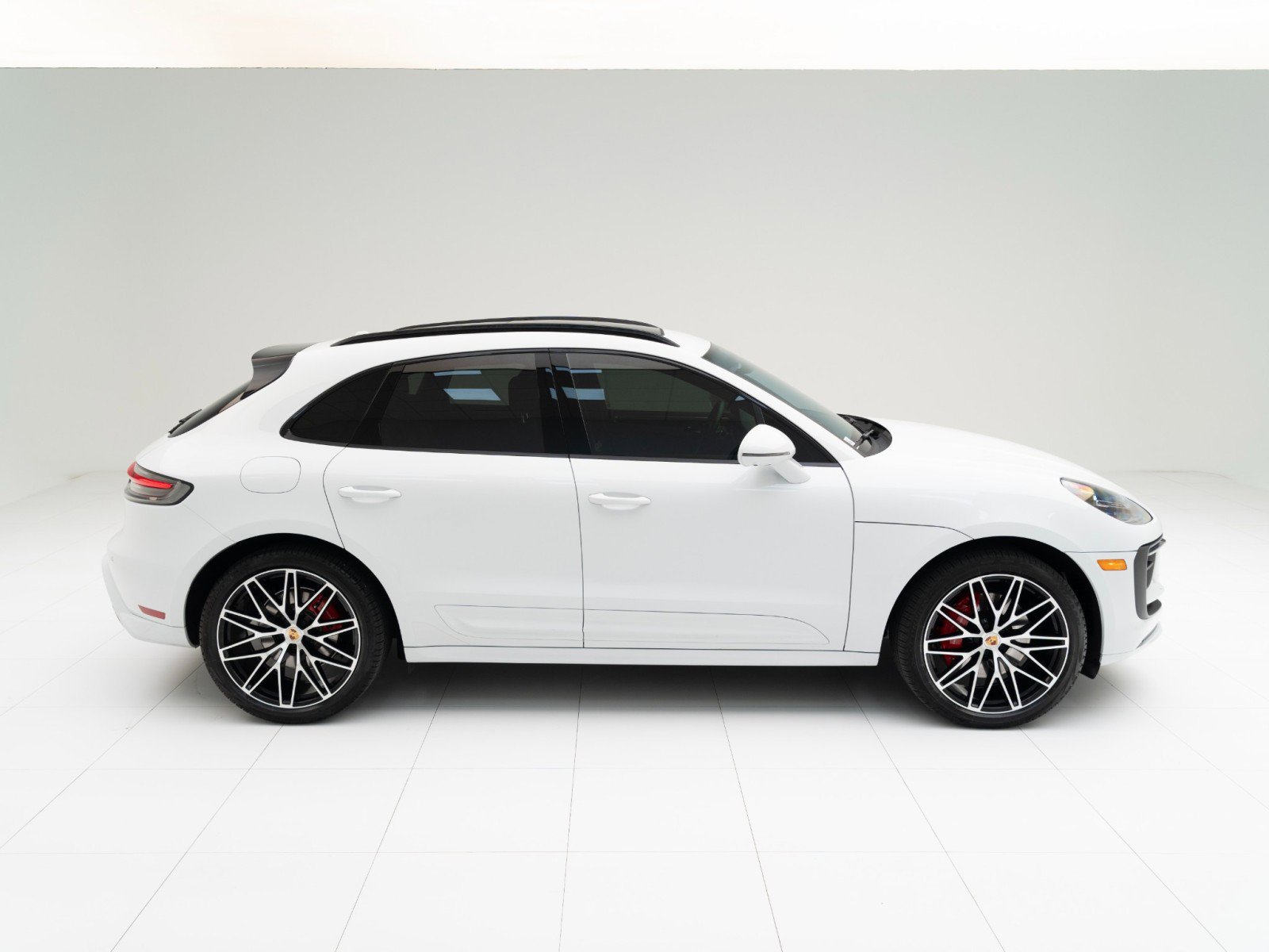 Certified 2024 Porsche Macan S image 8