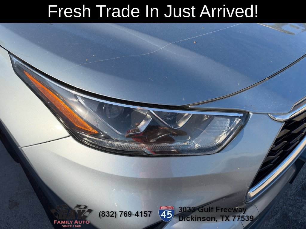 Used 2021 Toyota Highlander Limited FWD image 11