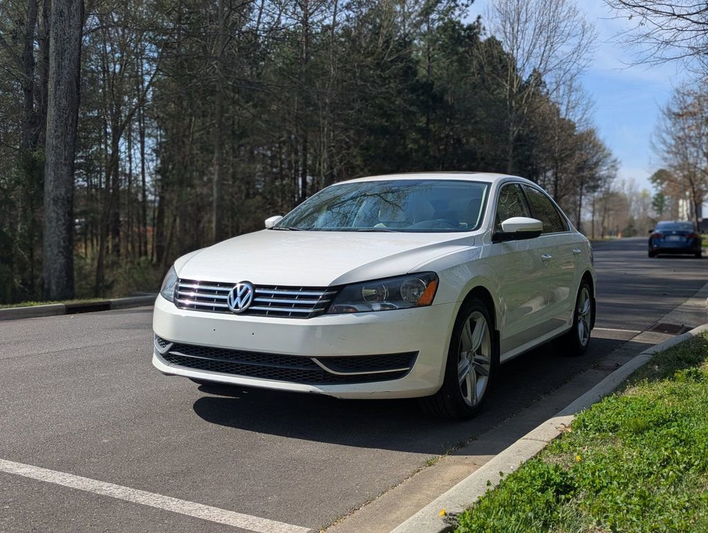Used 2015 Volkswagen Passat TDI SE image 3