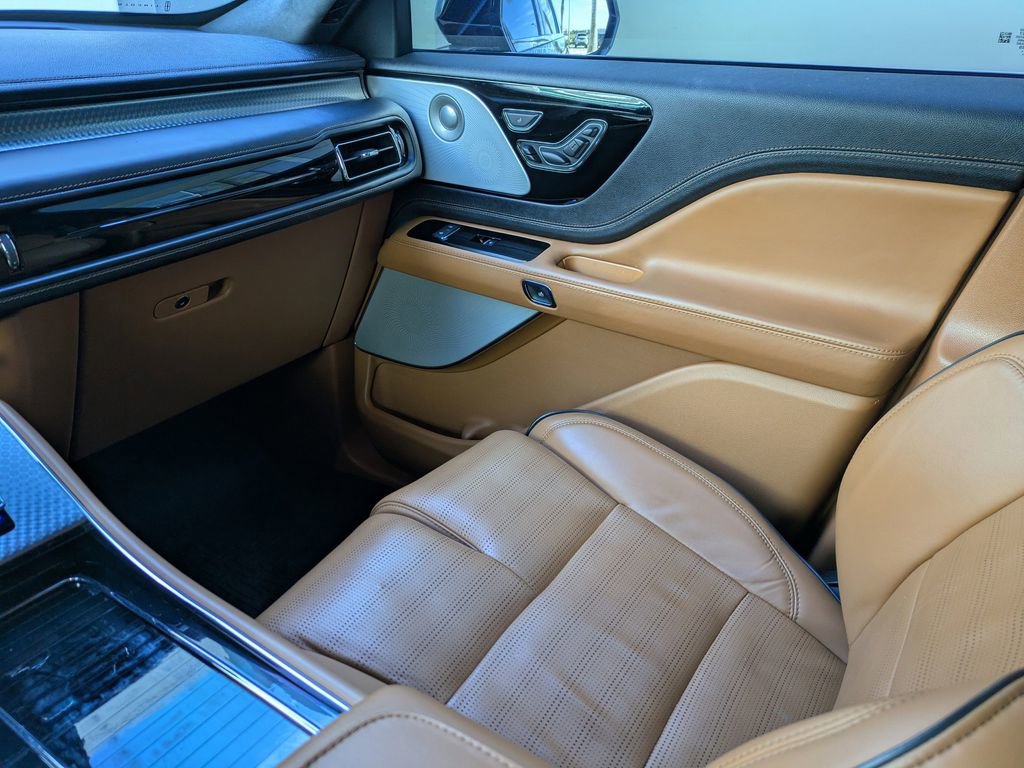 Certified 2023 Lincoln Aviator Black Label w/ Class IV Trailer Tow Package image 19