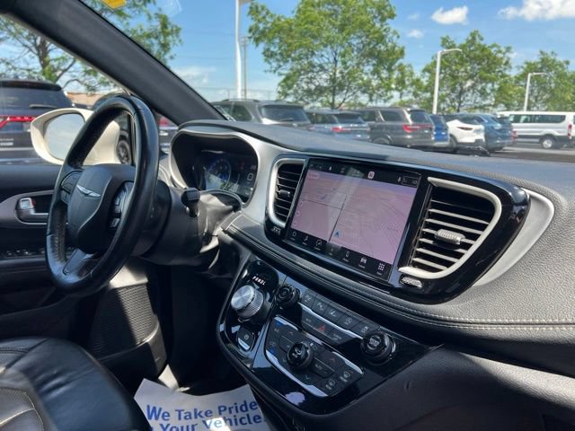 Used 2021 Chrysler Pacifica Touring-L w/ Premium & Safety Sphere Group AWD/4WD image 37