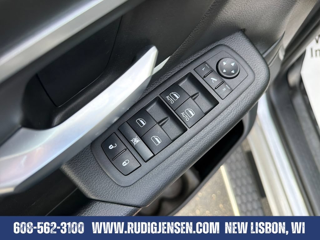 Used 2022 RAM 1500 Big Horn AWD/4WD image 11