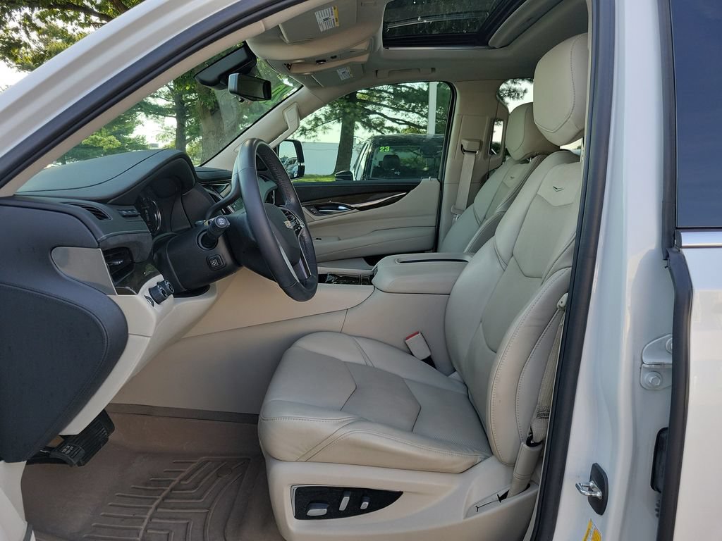 Used 2020 Cadillac Escalade Luxury AWD/4WD image 23