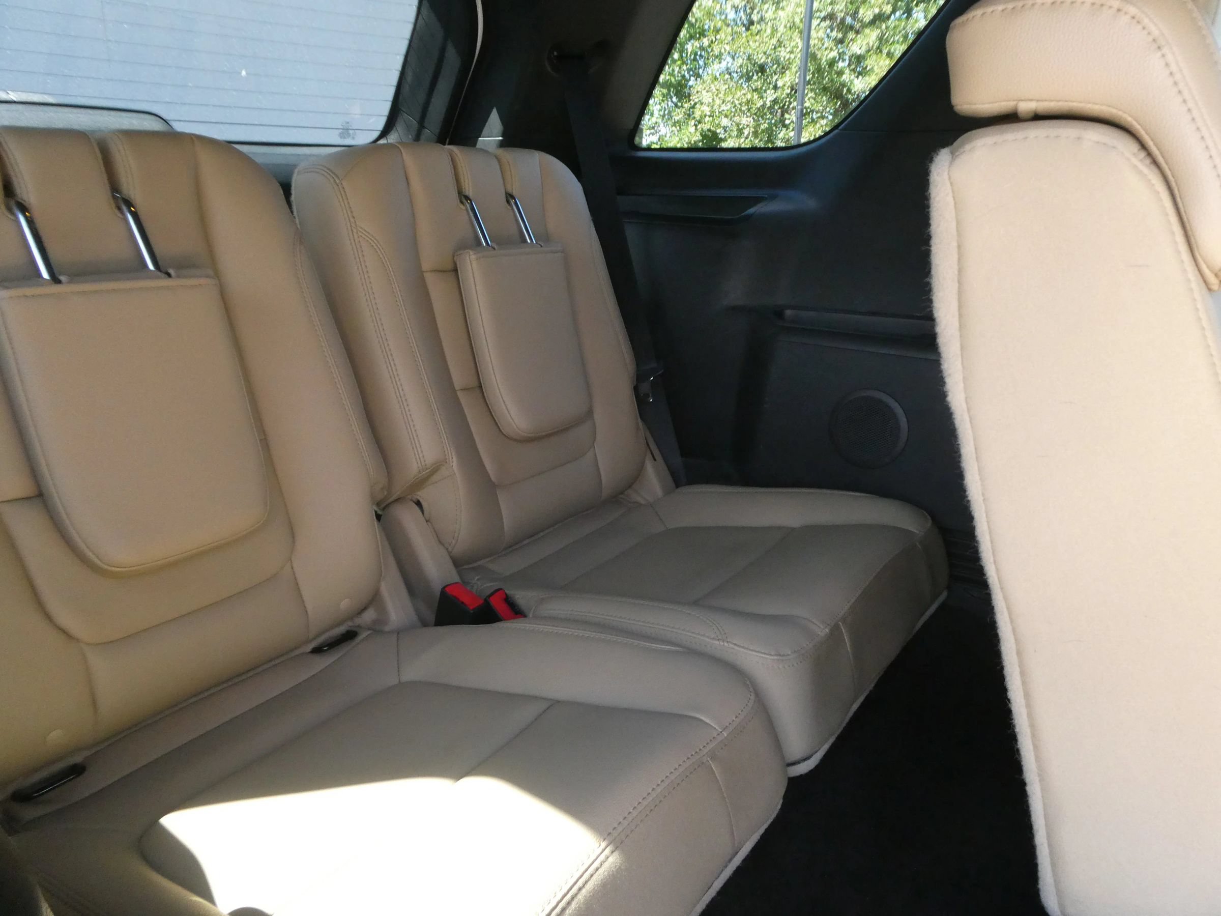 Used 2016 Ford Explorer XLT w/ Equipment Group 202A AWD/4WD image 30