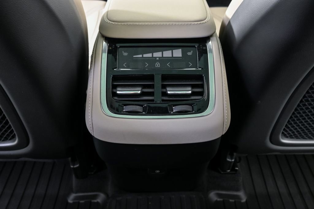 Certified 2026 Volvo XC90 B6 Plus w/ Protection Package Premier image 22