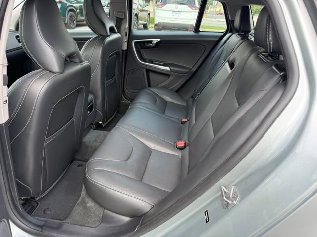 Used 2018 Volvo V60 T5 Dynamic FWD image 24