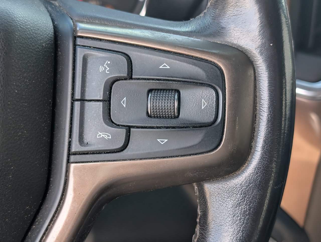 Used 2019 Chevrolet Silverado 1500 High Country w/ Technology Package AWD/4WD image 21